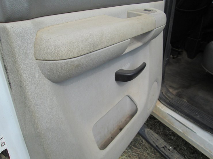 2011-chevrolet-2500hd-image-24