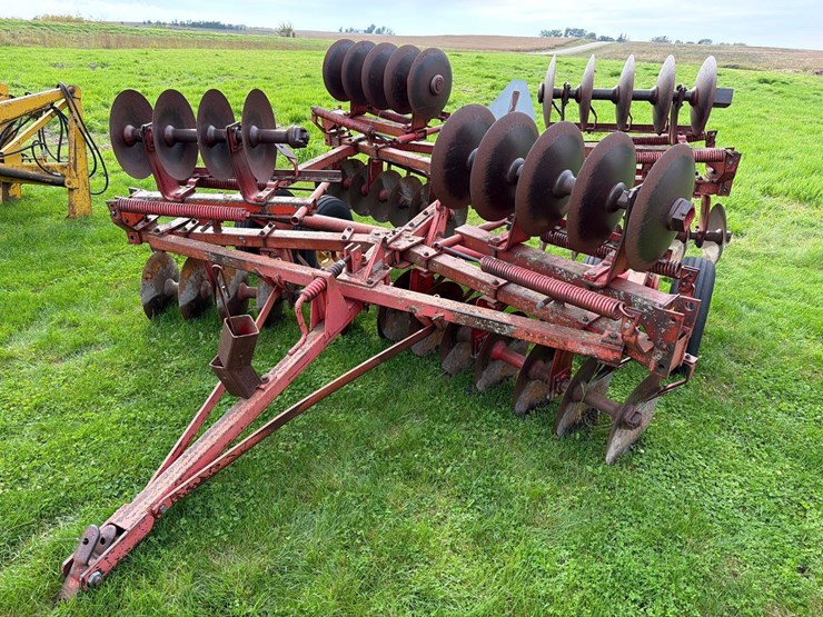 massey-ferguson-620-image-1