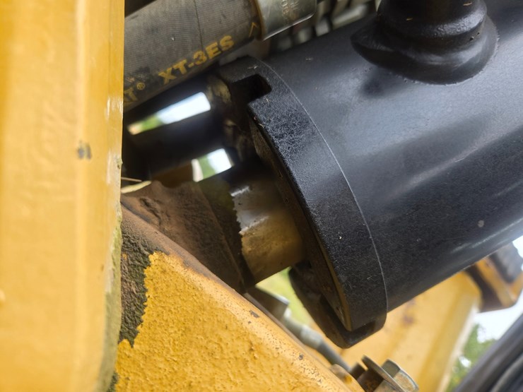 caterpillar-420f-image-75