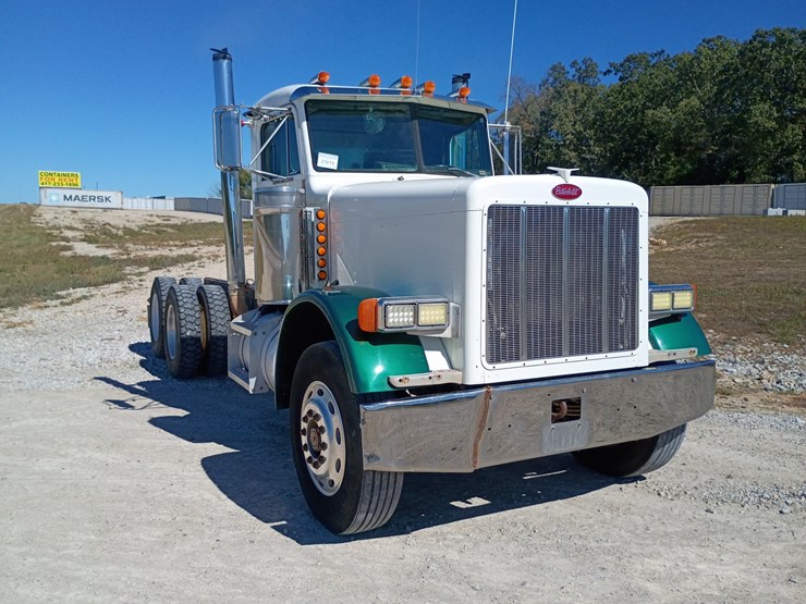 1990-peterbilt-379-image-11