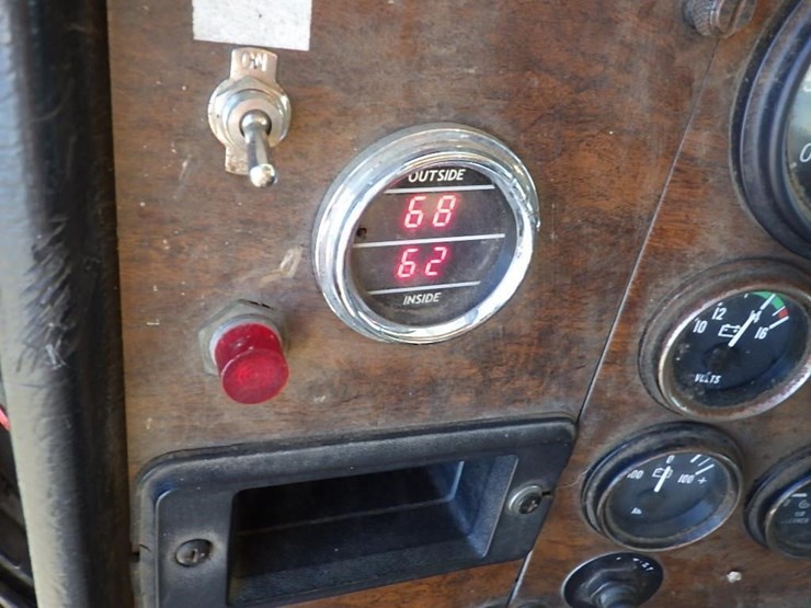 1995-peterbilt-357-image-57