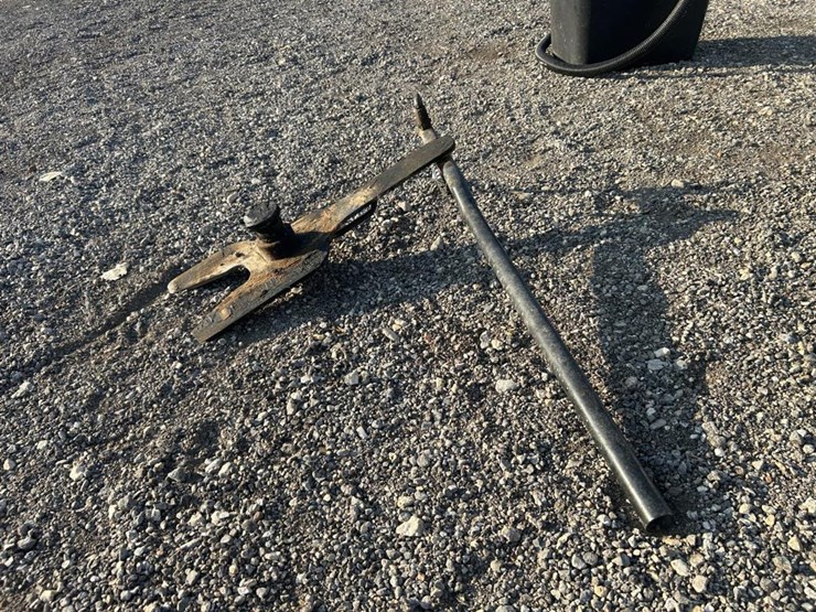 #37-•-snap-up-lever-for-trailer-hitch-image-3