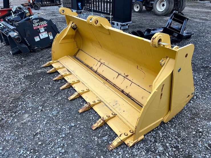 john-deere-12-image-1
