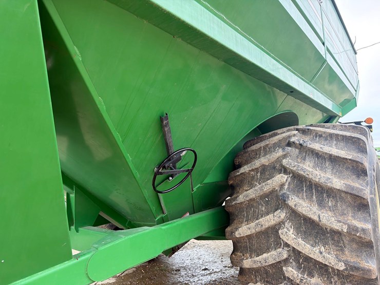 2012-j&m-1051-grain-storm-grain-cart-1-owner-image-46