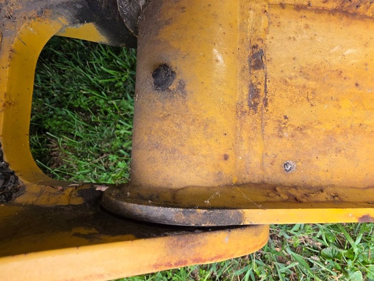 2016-deere-410l-image-130