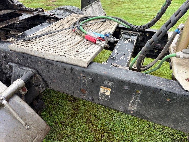 2007-peterbilt-386-image-23