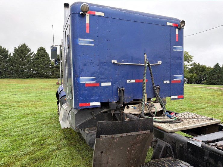 2007-peterbilt-386-image-28