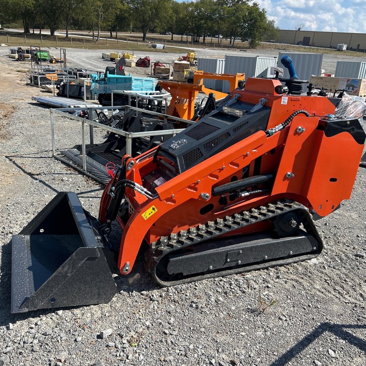 #76 • LANDHONOR LGR-V1000 DIESEL MINI SKID STEER
