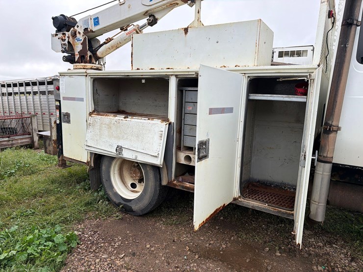 2009-international-durastar-4300-image-6