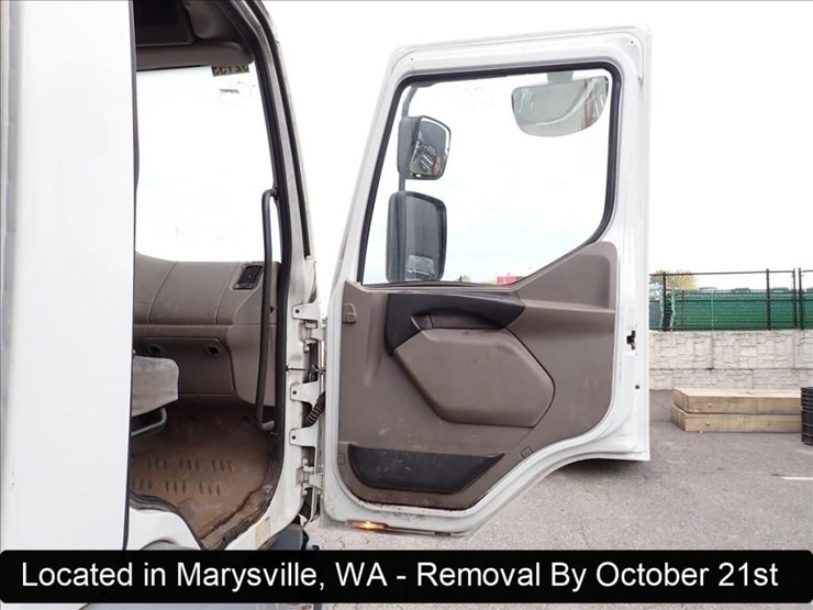 2013-peterbilt-220-image-14