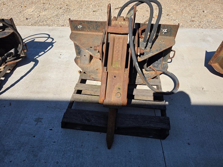#25329-•-bobcat-breaker-skid-steer-attachments-image-1