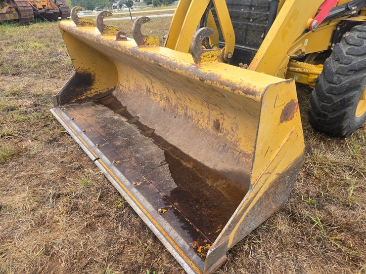 caterpillar-420f-image-94