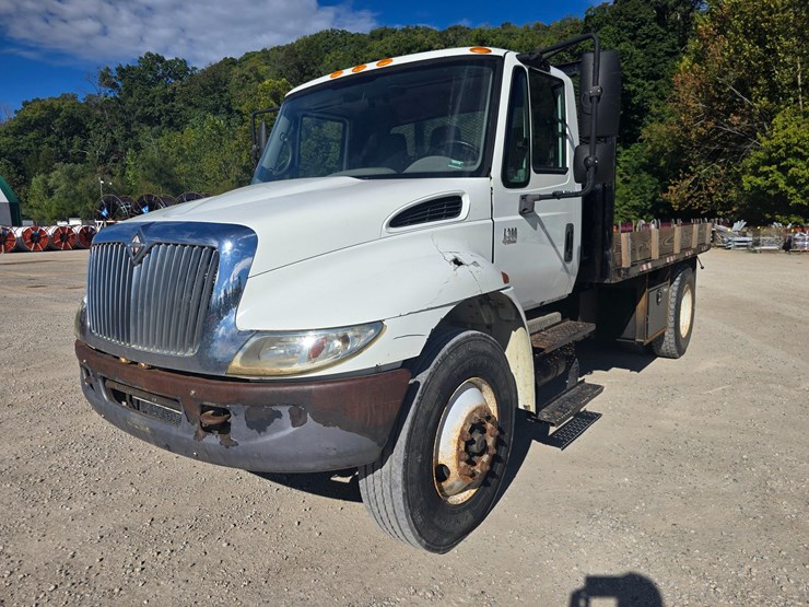 2006-international-durastar-4300-image-2