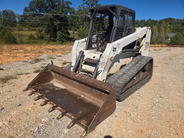 2009-bobcat-t250-image-1