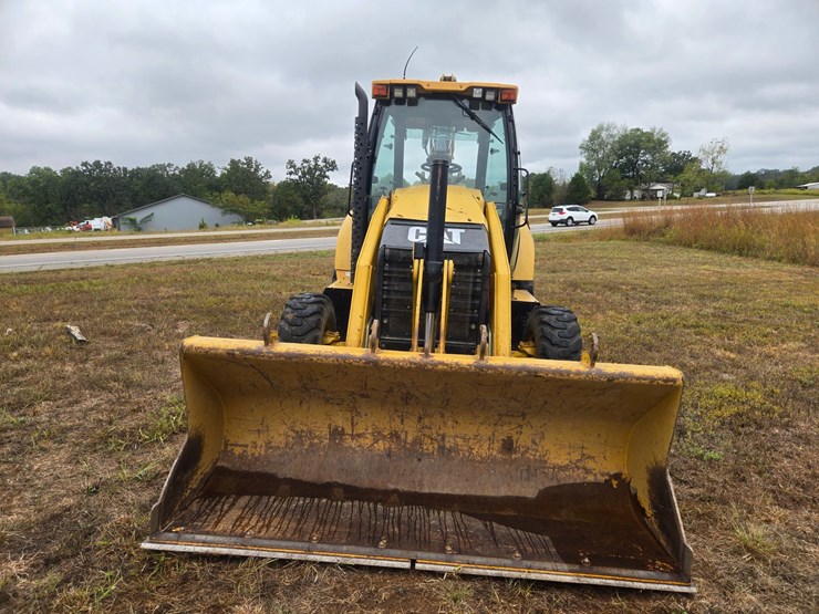 caterpillar-420f-image-24