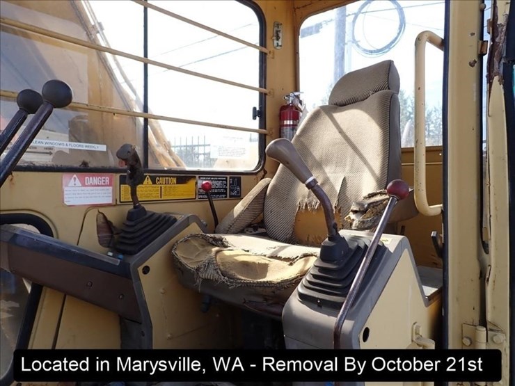 1991-deere-490d-image-16