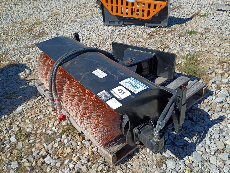 #27025-•-giyi-sweeper-mini-skid-steer-attachment-image-2