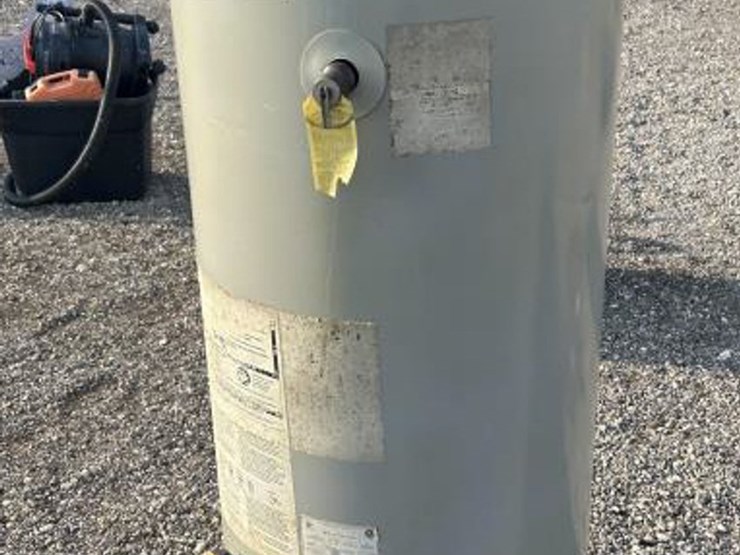 #57-•-ao-smith-signature-40-gallon-water-heater---used-image-1
