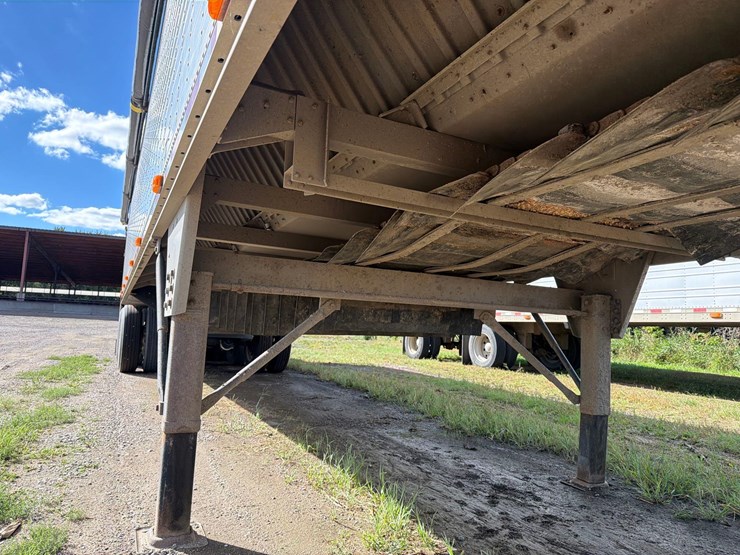2011-wilson-46ft-fixed-tri-axle-live-bottom-semi-belt-trailer--1-owner--very-clean-trailer-image-45