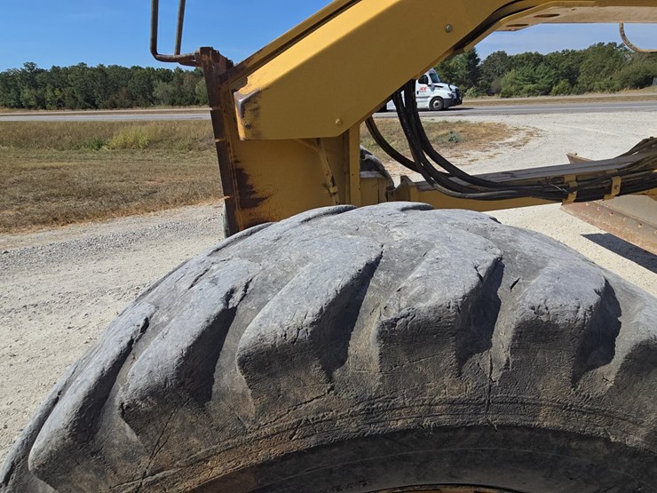 2005-caterpillar-12h-image-83