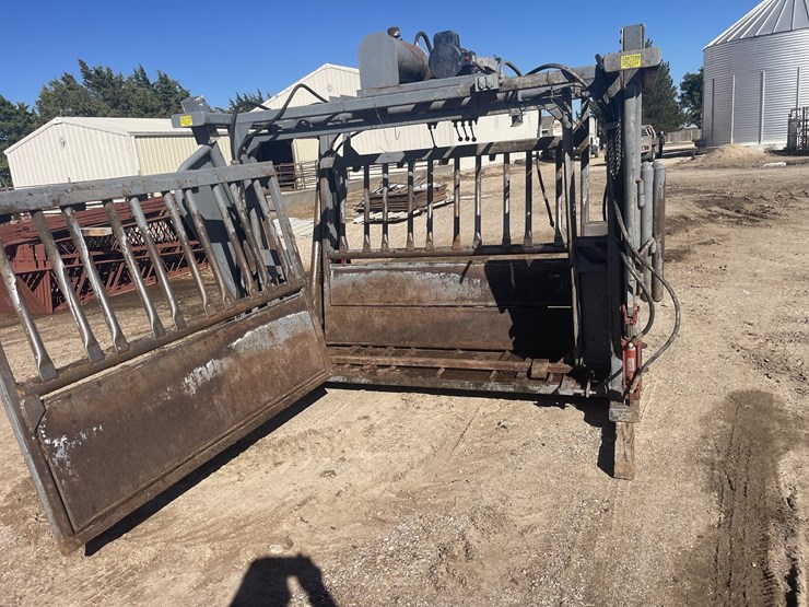 bowman-model-3000-hydraulic-chute-image-9