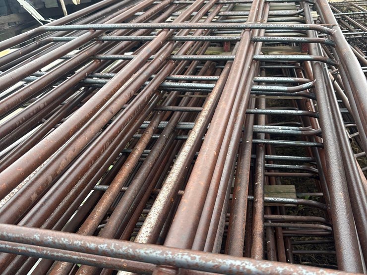 8-steel-fence-panels-image-1