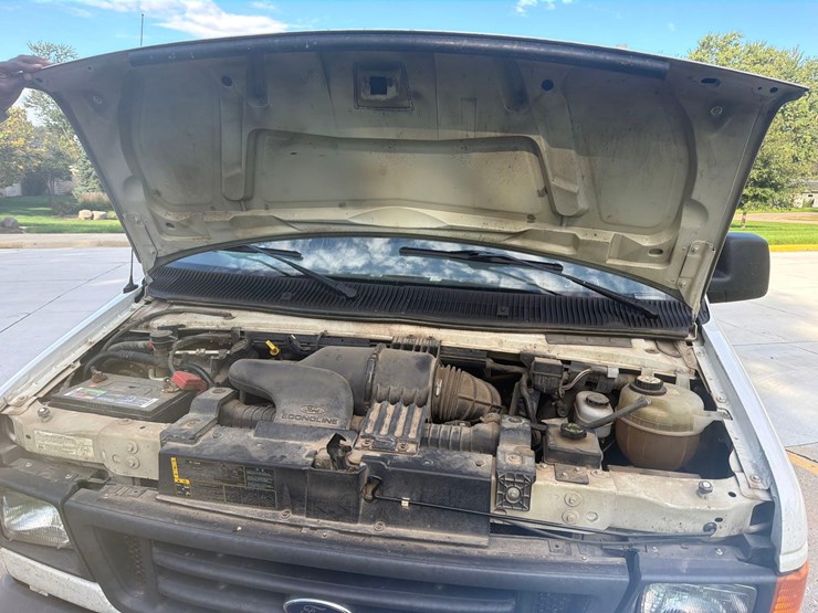 2006-ford-e250-image-50