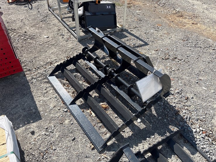#85-•-mini-skid-steer-land-leveler-image-1