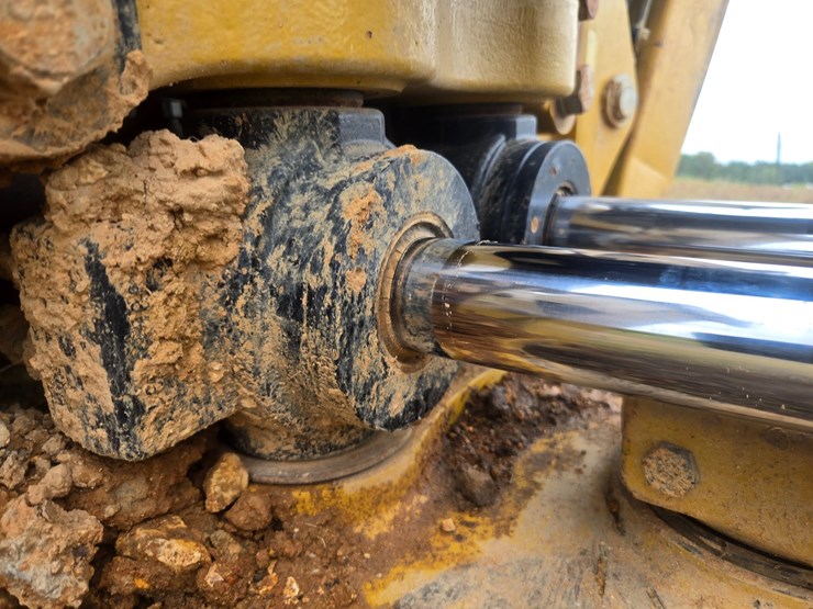 caterpillar-420f-image-60