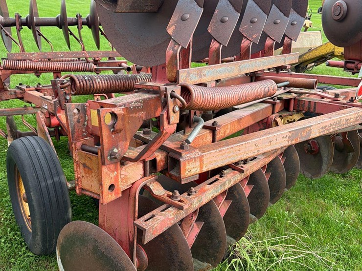 massey-ferguson-620-image-5