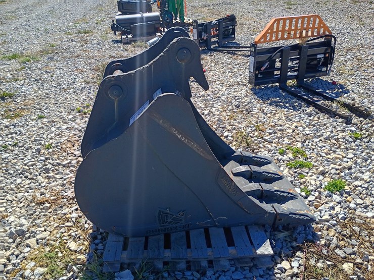 #27021-•-rhinox-xp-bucket-excavator-attachment-image-4