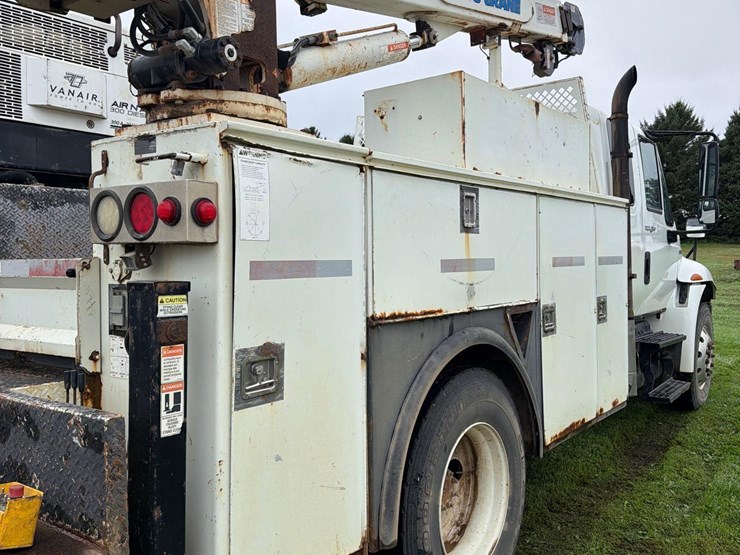 2009-international-durastar-4300-image-85