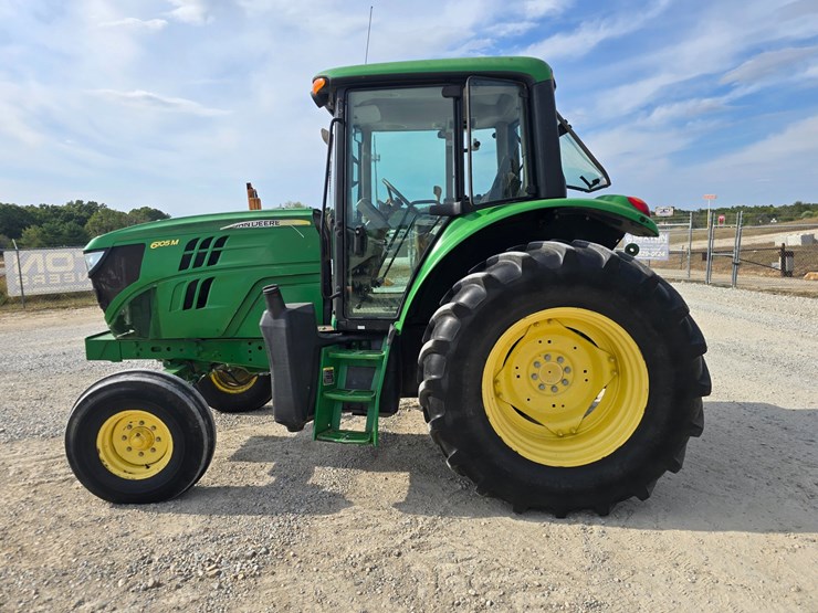 john-deere-6105m-image-5