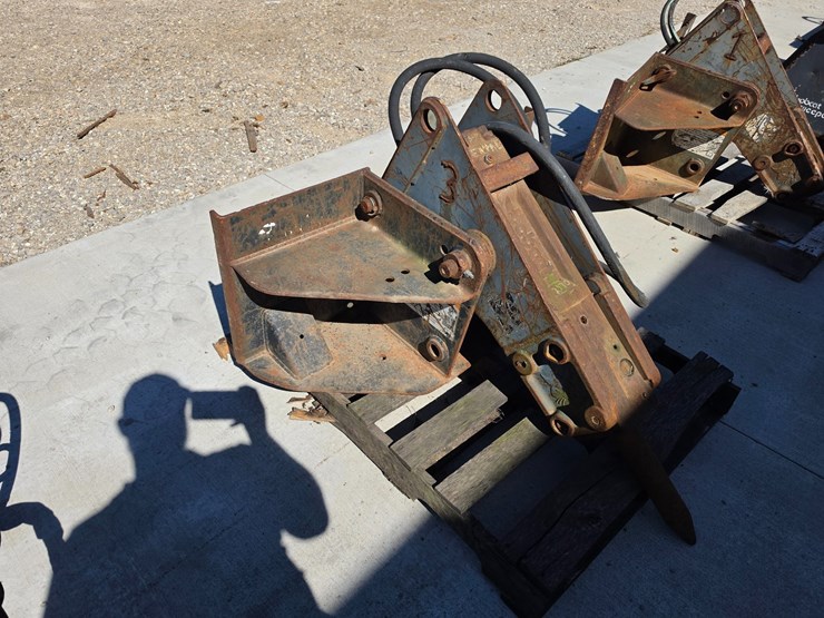 #25329-•-bobcat-breaker-skid-steer-attachments-image-2