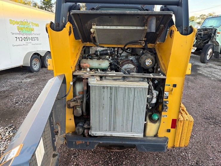 deere-318g-image-10