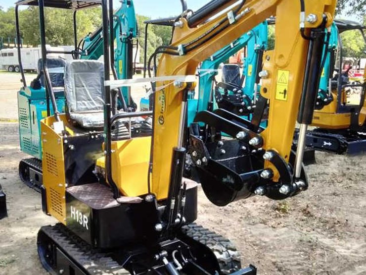 #22-•-cfg-mini-excavator---h13r-image-2