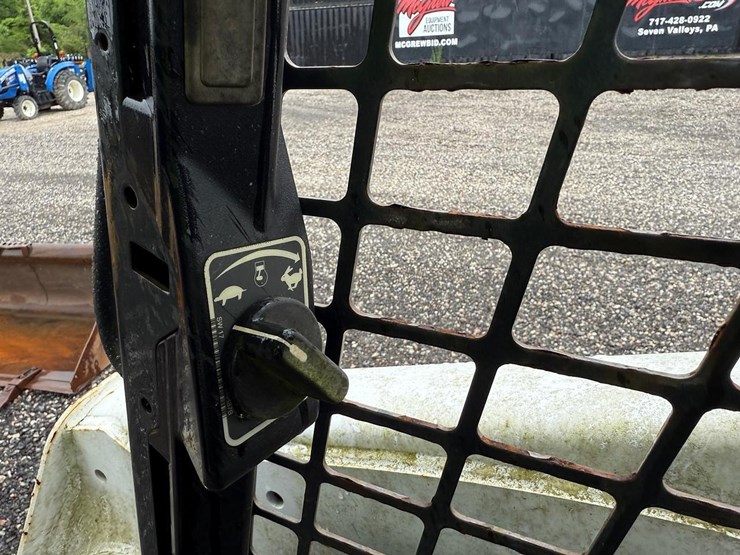 2018-bobcat-t740-image-23