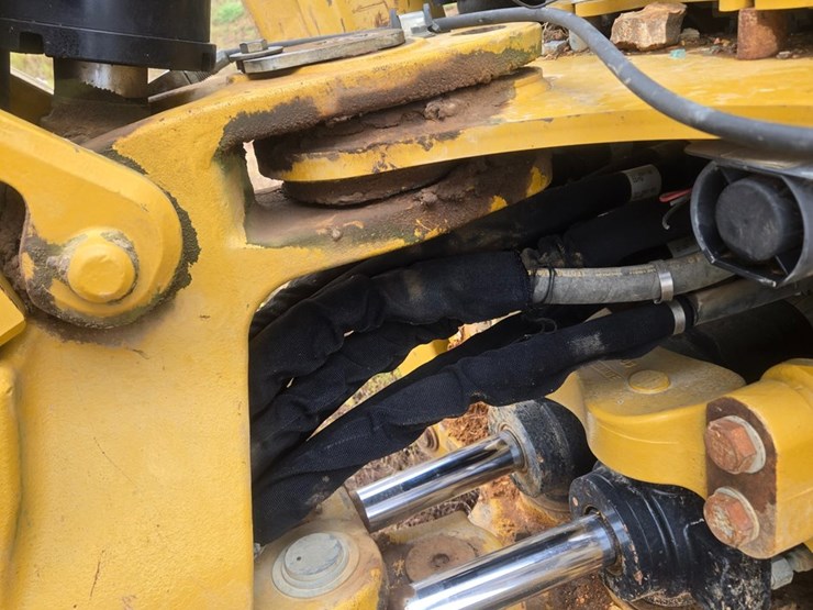 caterpillar-420f-image-76