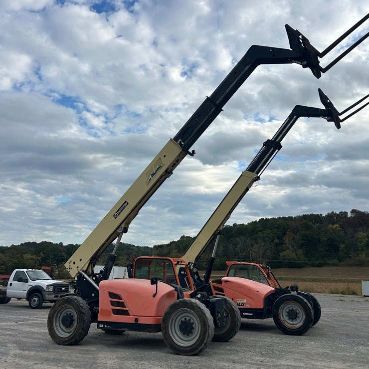 #3 • 2016 JLG 9-43A TELEHANDLER