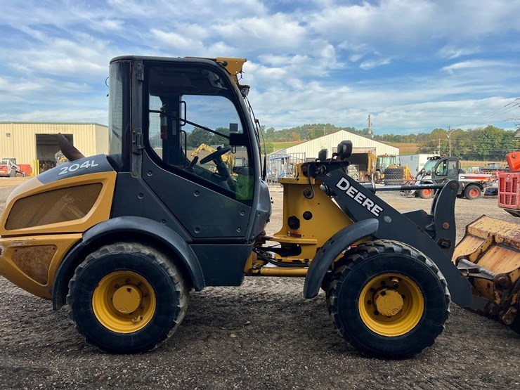 deere-204l-image-7