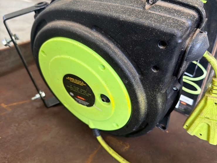 zilla-reel-extension-cord-reel-image-2