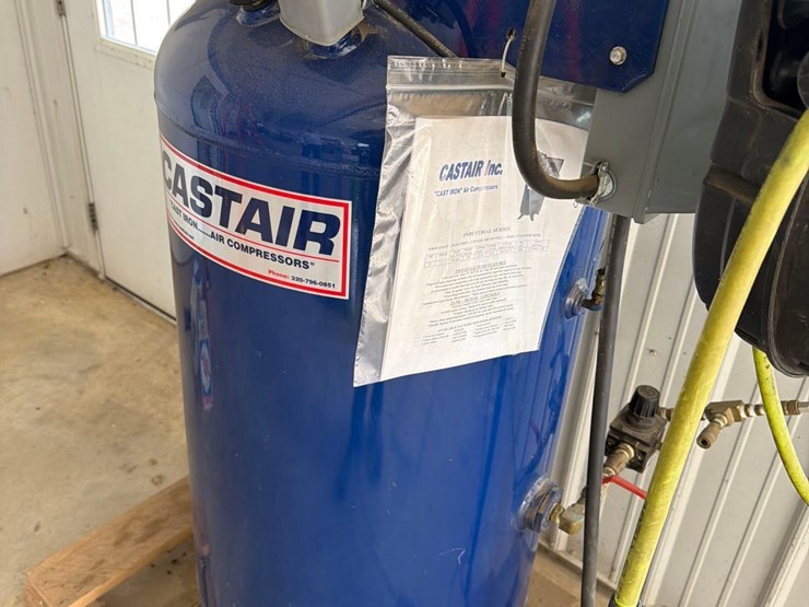 cast-air-80-gallon-commercial-air-compressor-image-6