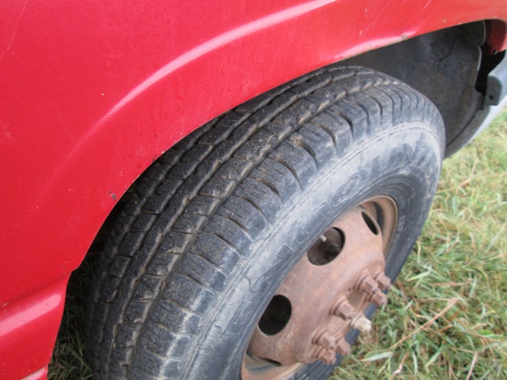 2002-dodge-3500-image-15