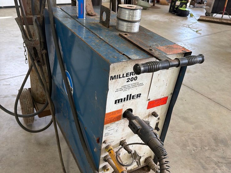 miller-matic-200-wire-welder-image-12