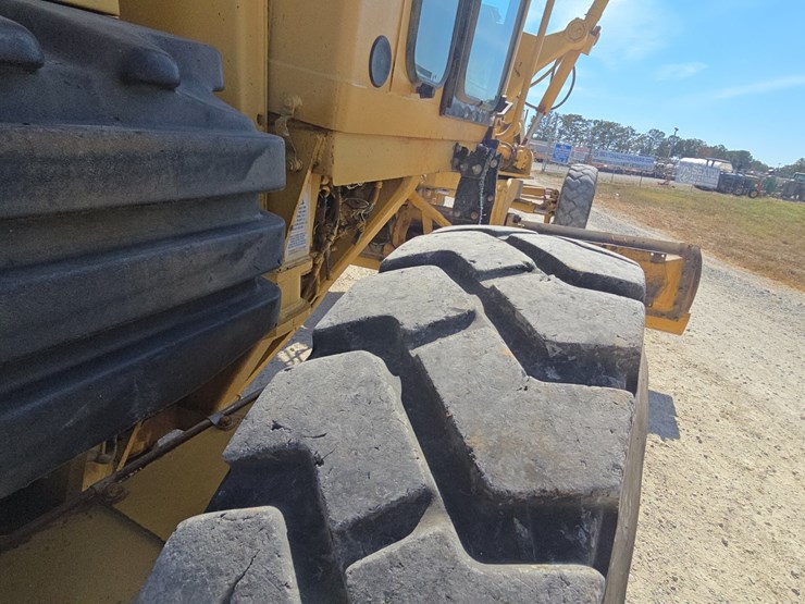 2005-caterpillar-12h-image-88