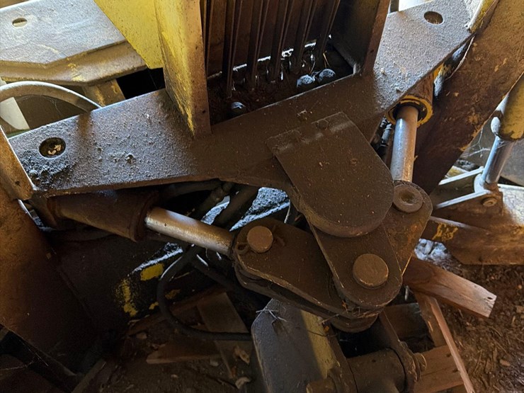 new-holland-lb-11-3pt-backhoe-image-18