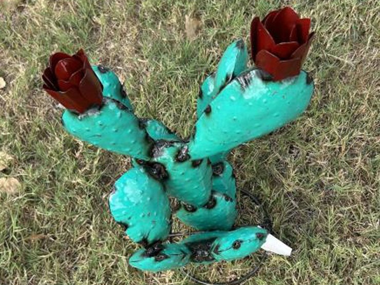 #152-•-metal-art---small-cactus-w/red-flowers-image-2