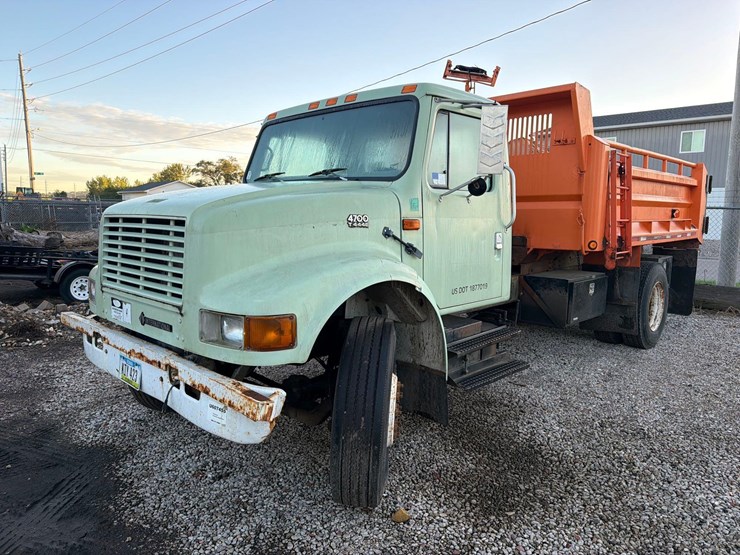 2000-international-4700-image-1