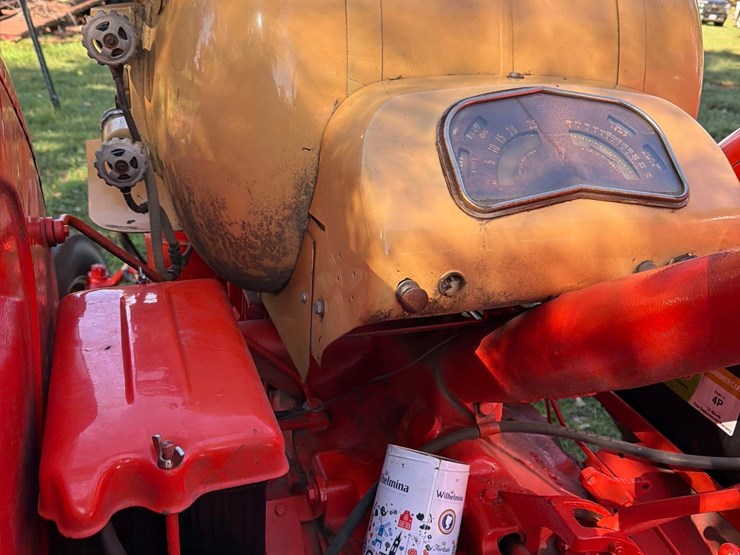 case-900-wheatland-propane-tractor-image-33