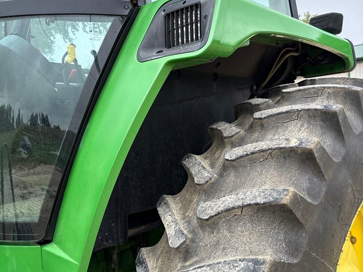 1994-john-deere-4560-image-35